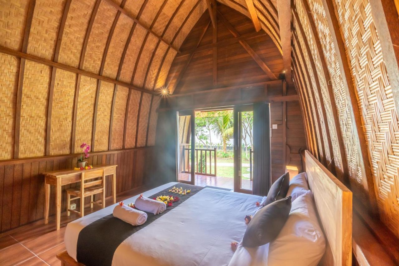 Wooden Puri Guesthouse Uluwatu  Exterior photo