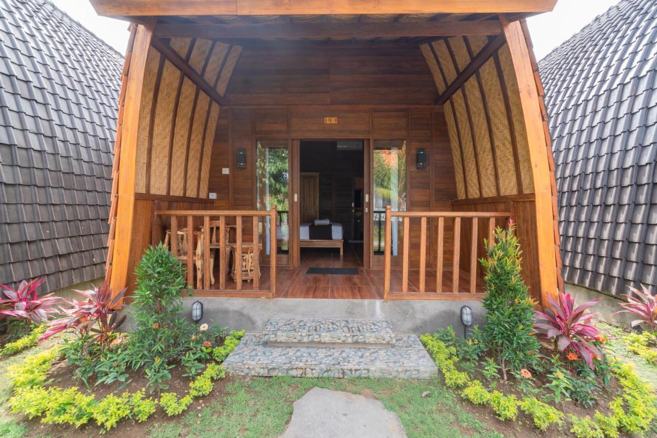 Wooden Puri Guesthouse Uluwatu  Exterior photo