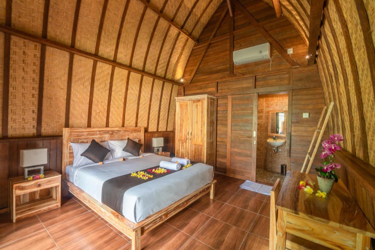 Wooden Puri Guesthouse Uluwatu  Exterior photo