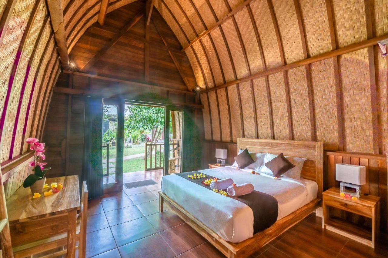 Wooden Puri Guesthouse Uluwatu  Exterior photo