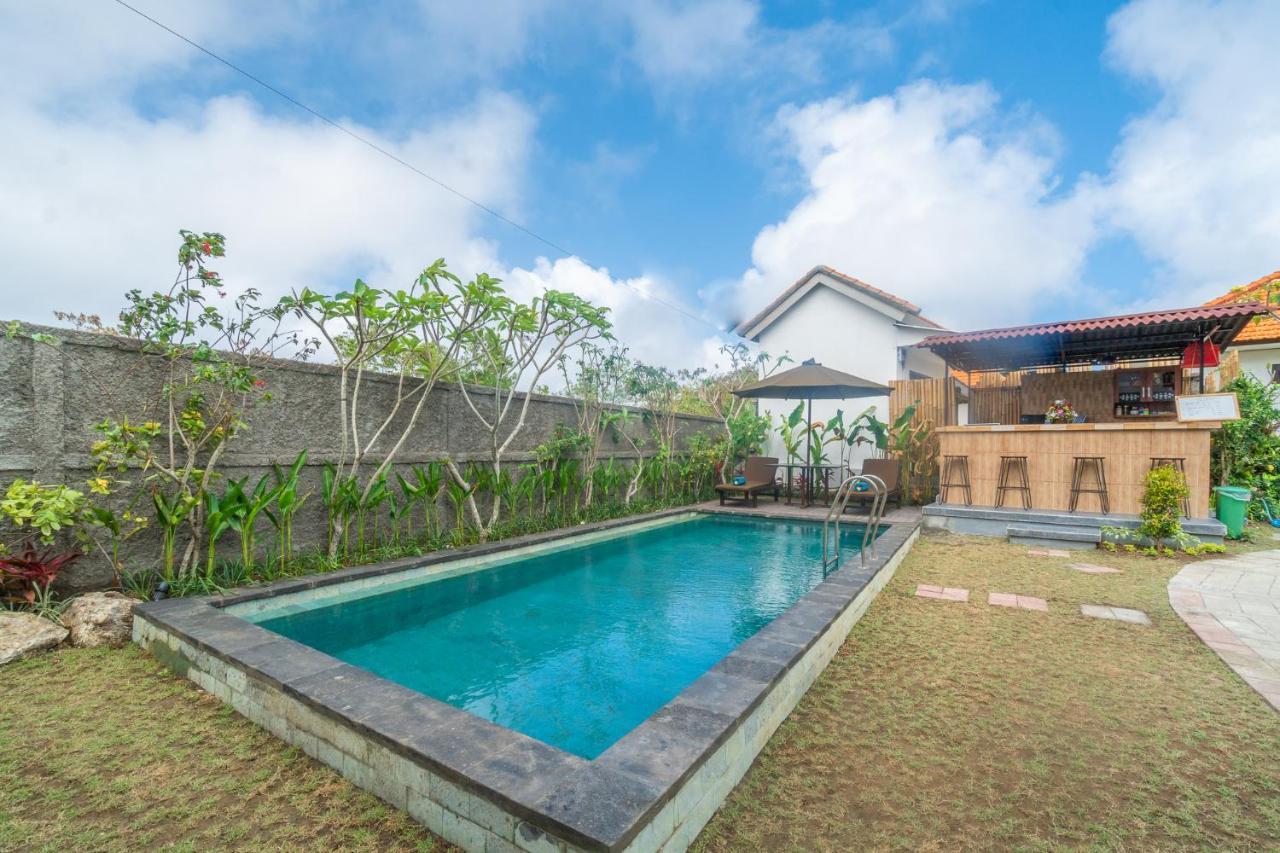 Wooden Puri Guesthouse Uluwatu  Exterior photo