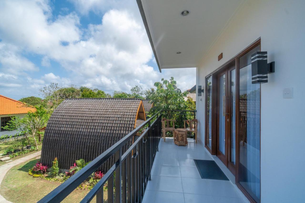 Wooden Puri Guesthouse Uluwatu  Exterior photo